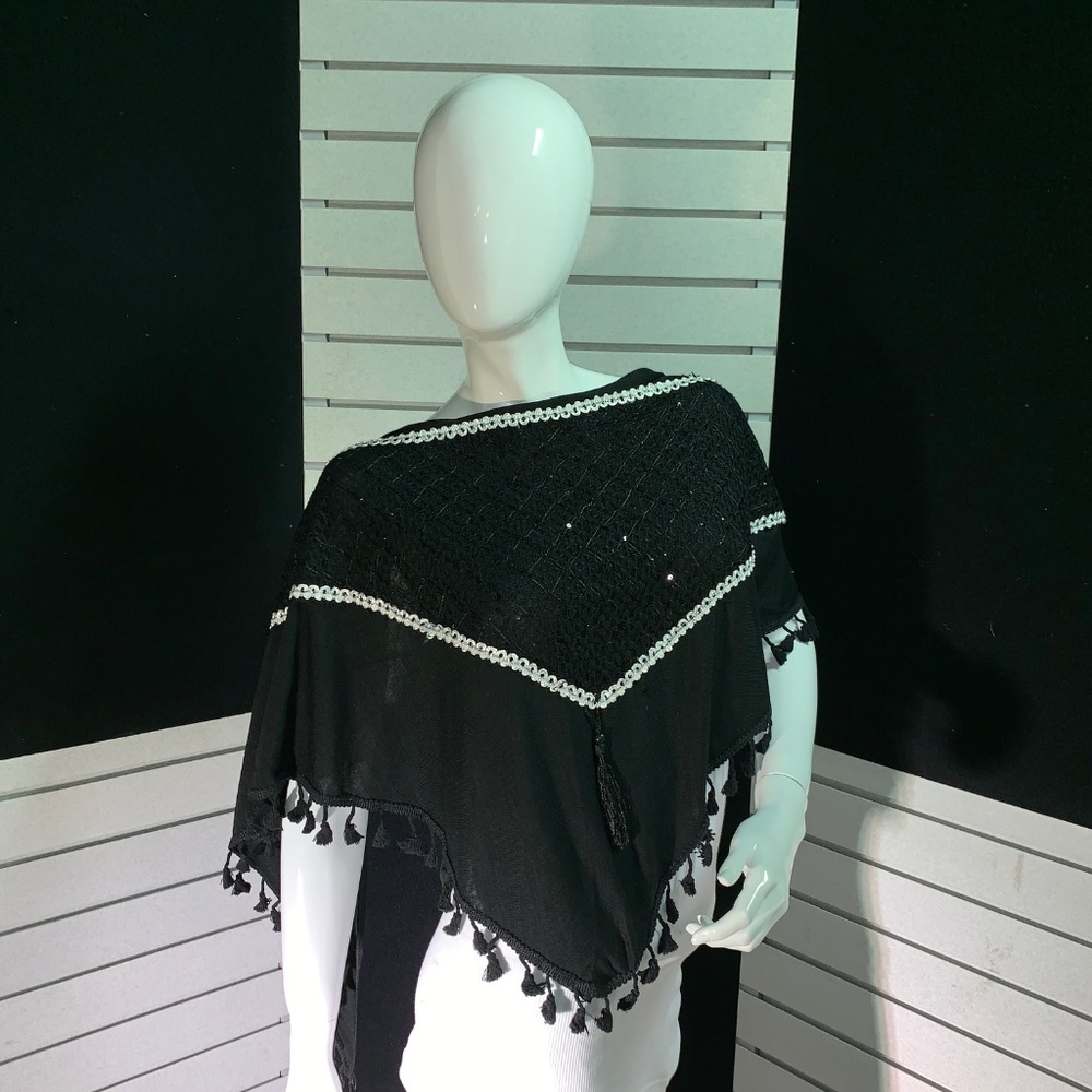 NWOT  Large Triangular Scarf - Picture 3 of 3